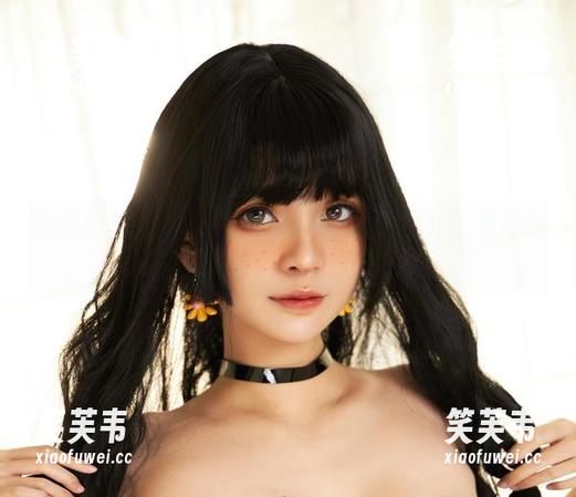 谁能抵挡得住Azami的阿黑颜衣服优雅？精选的套图就让人想一探究竟。