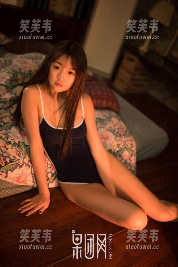 GIRLT果团网 - 字母和咖啡的日常，陈秋雨的办公室套图大团圆