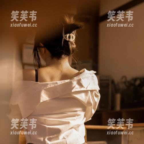 教室禁忌？快去网盘里查查Leah梓未的作品，禁忌的边缘总是那么有吸引力。