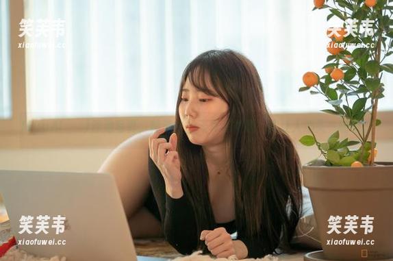 MyuA(뮤아)泳池写真，精选中的天真和微醺，能让人心头一暖哦。