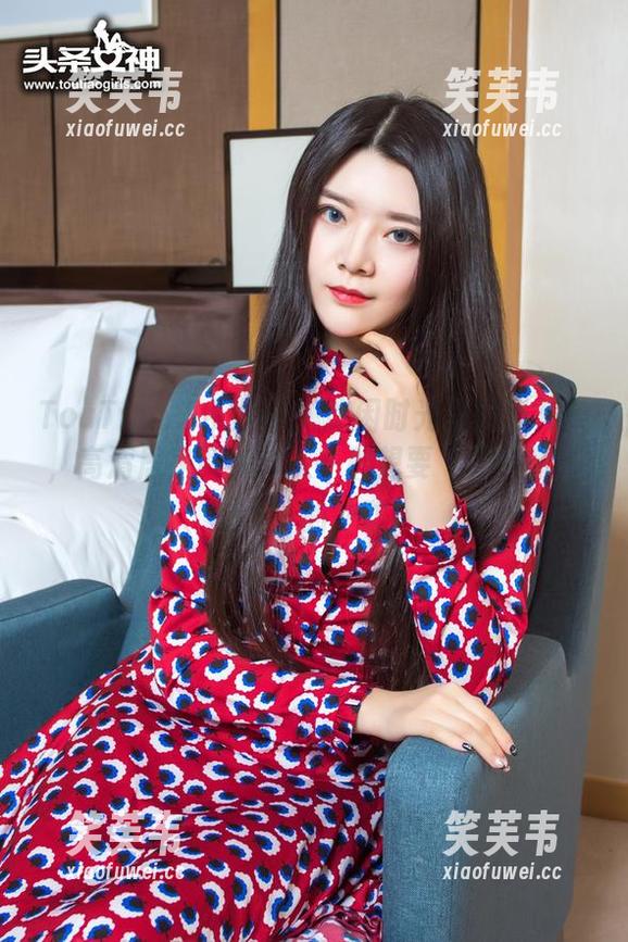 TouTiao头条女神 - 悠闲时光里的张梓柔，高清居家照片给人一种想要‘悄悄溜进她家’的冲动！