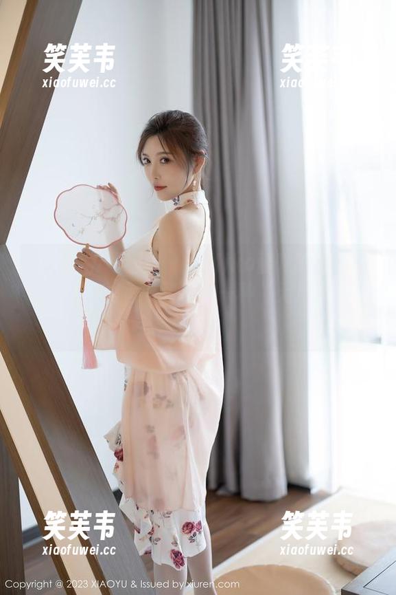 XIAOYU语画界 - 看Miko酱吖的丝袜美腿，图包里每一张都是一种‘无声’的呼唤