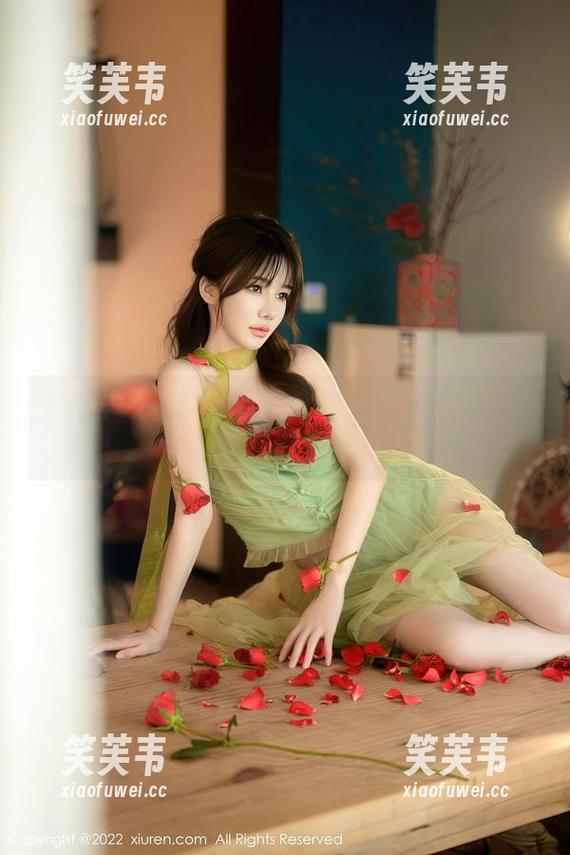 Xiuren秀人网 - Elise谭晓彤棉袜精选集：简单却又值得你细细品味的可爱