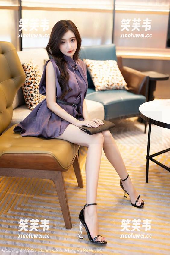 Xiuren秀人网 - 风景尤美：又在海边晃悠，这图片更新也太随意了吧！