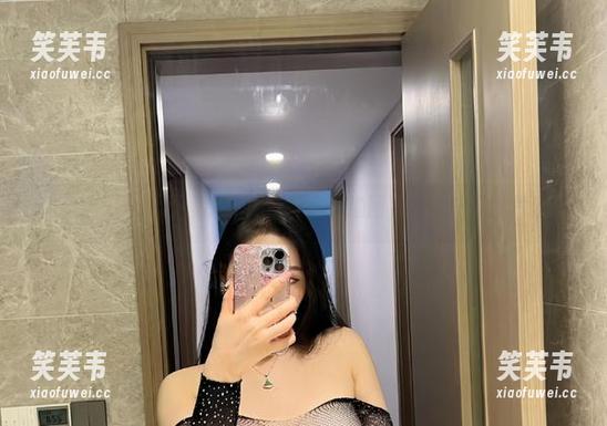 微密圈 - 关于不爱笑的赛琳的全身渔网，脑补一下图片分享