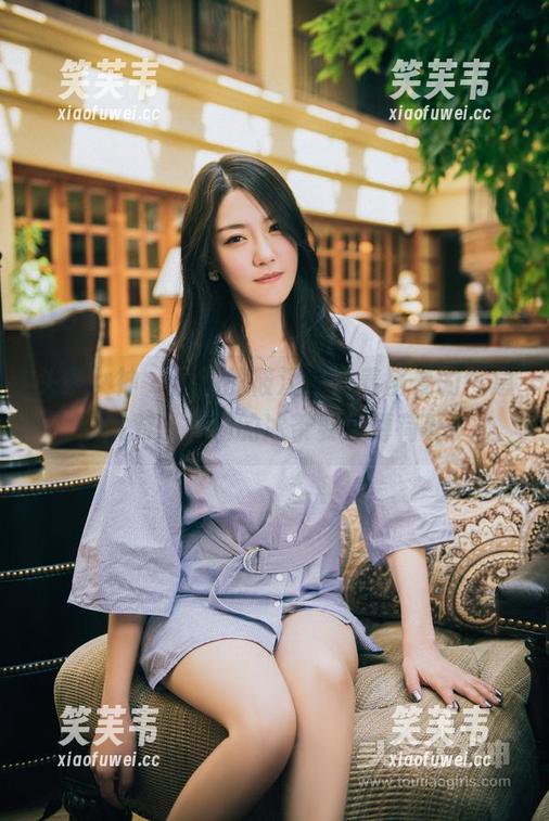 头条女神 - 原图的筱溪，带着盛夏的气息，哦对了，喝的冰茶要加薄荷叶！