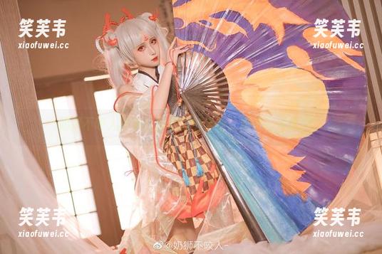 奶狮不咬人图集：浴室里的大象！哦不，是乳狮！