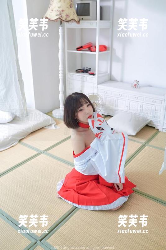 学妹们的壁纸时间，姜仁卿(강인경)轻松一击引发关注