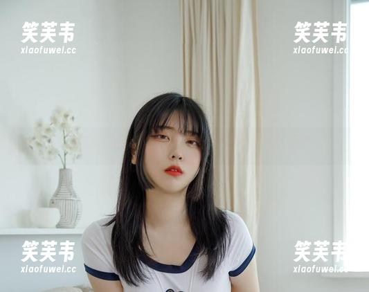 宋哈娜的短裙大合集，谁说它只适合夏天？
