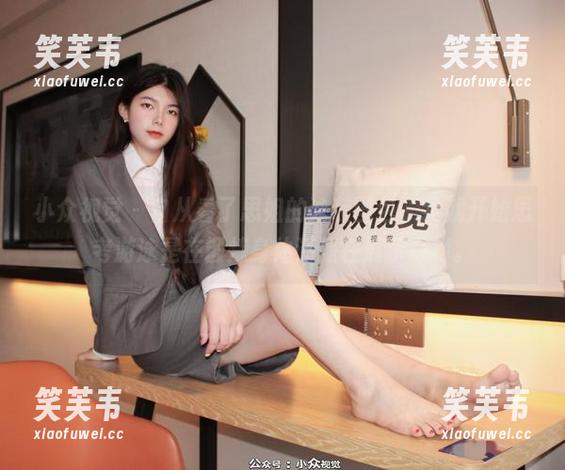 小众视觉 - 自从看了思姐的泳装图包，我就开始思考游泳是在锻炼身体还是在展示身材。