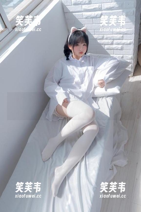 不得不说，少女秩序的美图总是能打动我的心，尤其是这位短发萌妹。