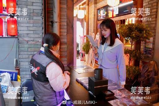 戚顾儿的最新礼服合集：这一组合，得是礼服太乖，还是她太会穿？