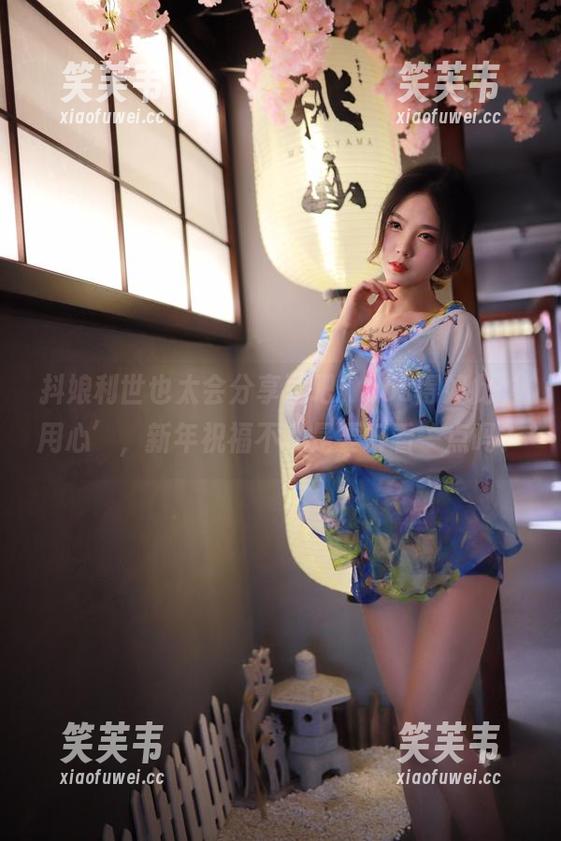 抖娘利世也太会分享了吧，cos得如此‘用心’，新年祝福不就是要好看一点吗？