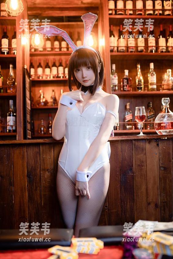 办公室里的星之迟迟：用写真记录职场灵魂