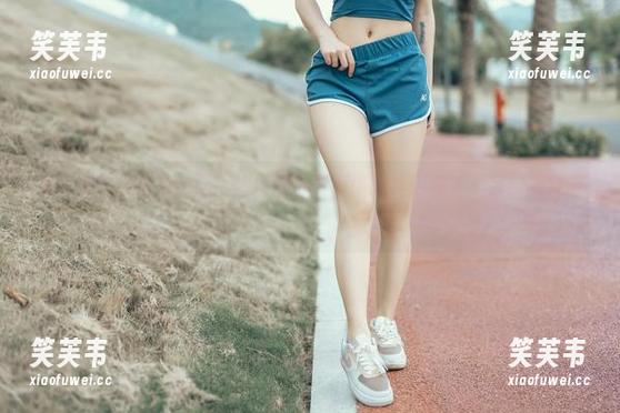 桃良阿宅又来了！这套体操服写真，该怎样形容才不会雷到我呢？