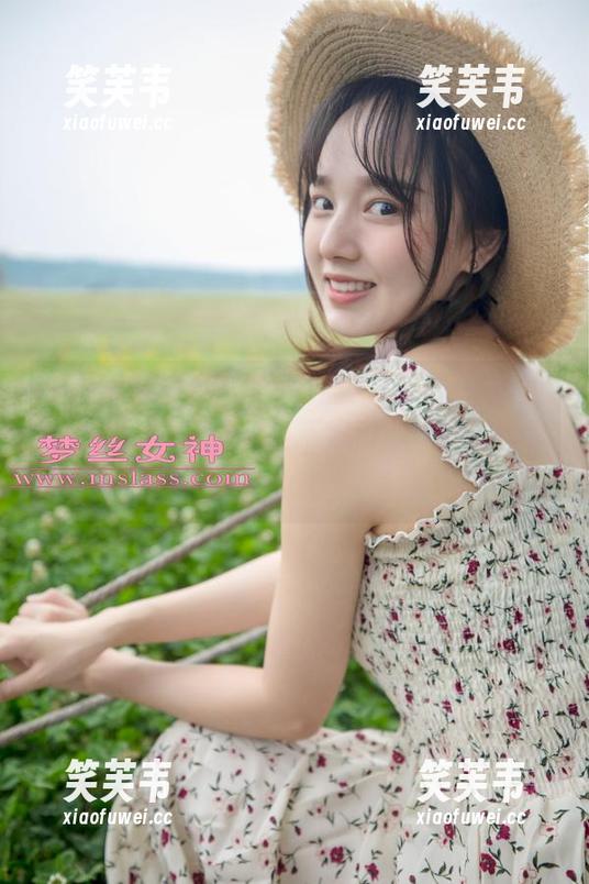 梦丝女神 - Online直播：灵唯的“厨娘”特训，原图证明这不是做菜，而是在斗智斗勇。