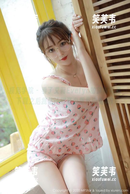 模范学院 - 看了艾莉Evelyn的旗袍写真，下载之后我估计得至少重复浏览3次！