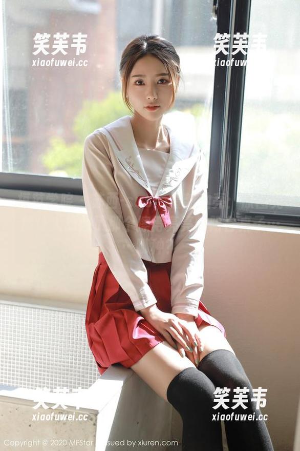 模范学院 - 苏西-susie最新油亮：原图竟然让人想起了那个擦得亮亮的阳台桌子……哪种？
