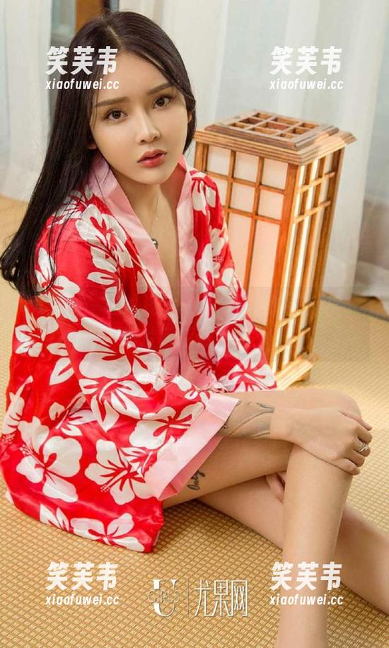 爱尤物 - 李浅浅的写真，剧情扑朔迷离，图片背后藏了啥？