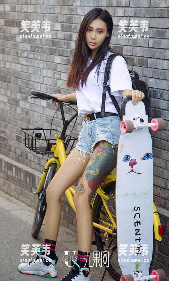 爱尤物-陈宝拉 爱尤物 - 睡衣美女陈宝拉的私拍,所以下次我得给自己的睡衣升个级。