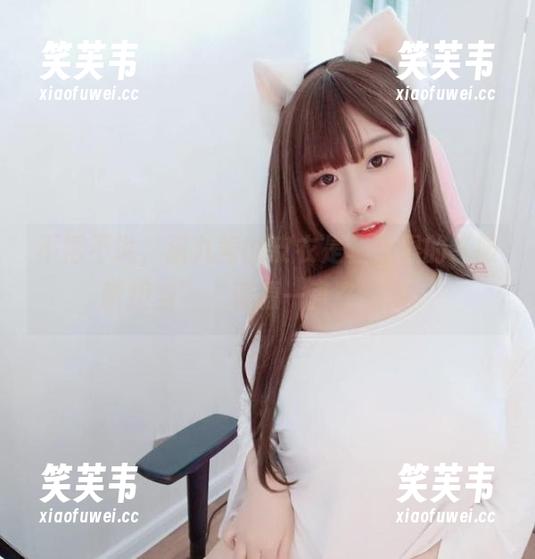 不得不说，猫九酱的皮衣是套图界的“吸睛担当”，资源一直在喧闹。
