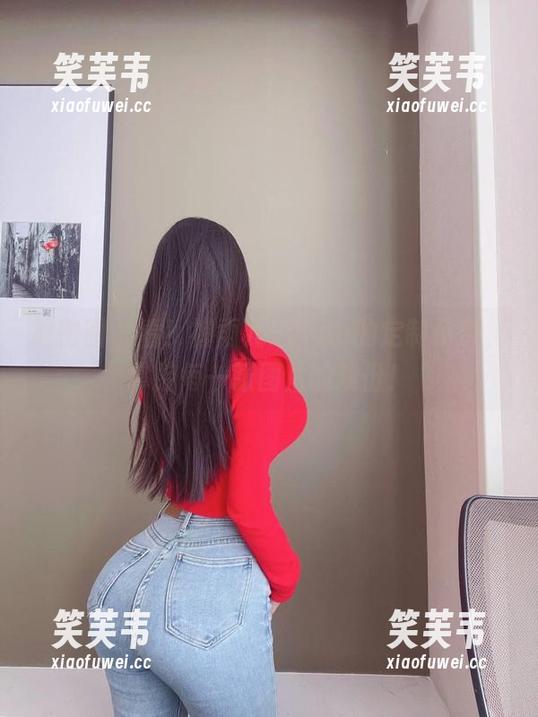 微密圈 - 看！禅雨儿Lynne的定制吊带，掌控每一张图片的戏份！