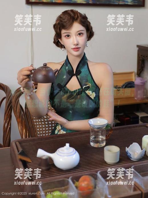 秀人网 - 当伊一Moon裸足站在镜头前，您想说的不是“是谁脱的鞋”！