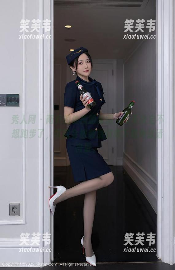 秀人网 - 南乔的体操服套图，今天决定不想跑步了，可能会被刺激到哦下载地址请自取。