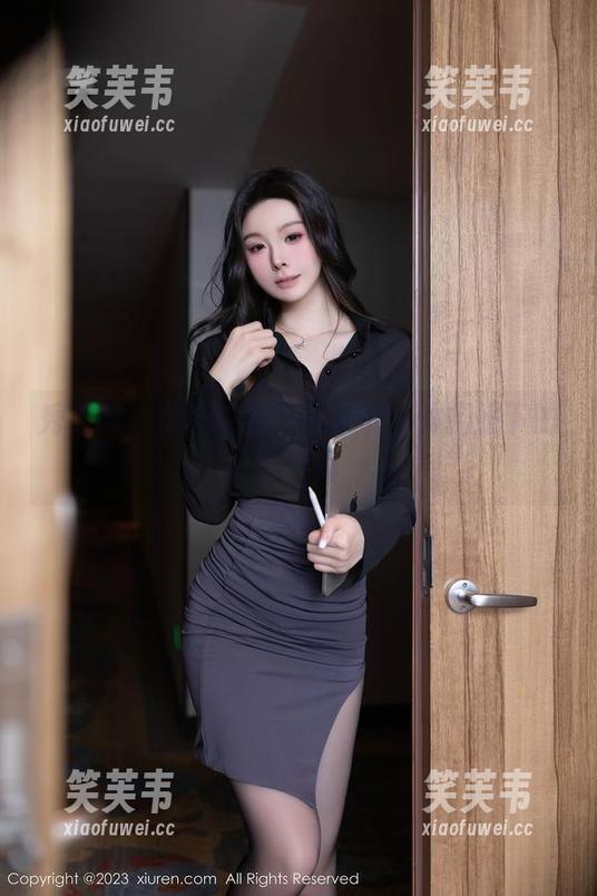 秀人网 - 美图警报！叶梦轩，体操服下的新世界