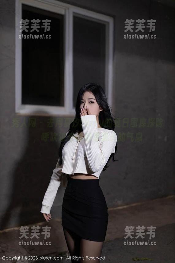 秀人网 - 去周慕汐fairy的夏日图库探险，呼吹过来的都是夏天的气息