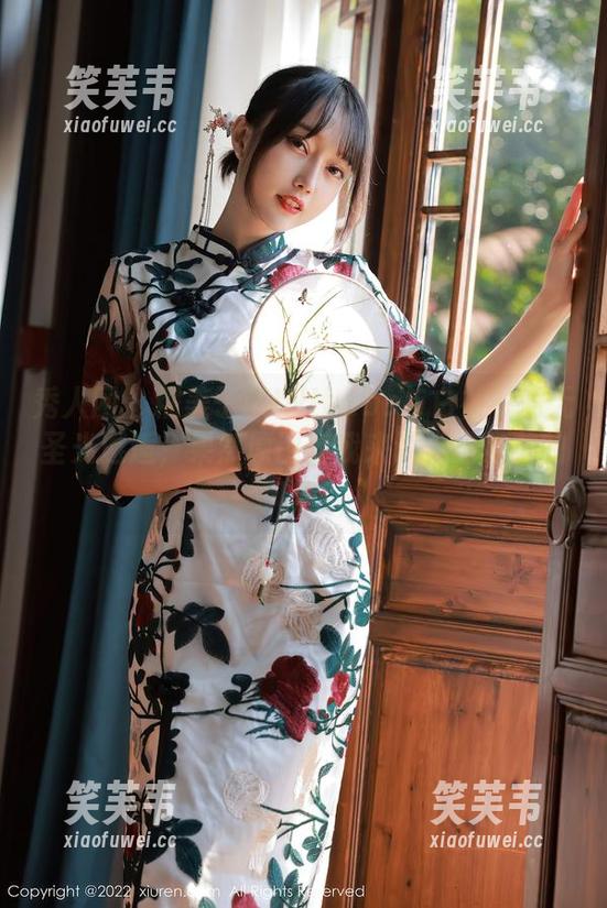 秀人网 - 糯美子MINIbabe与白衬衫的无圣光邂逅，果然原图对我来说，是最美的风景！
