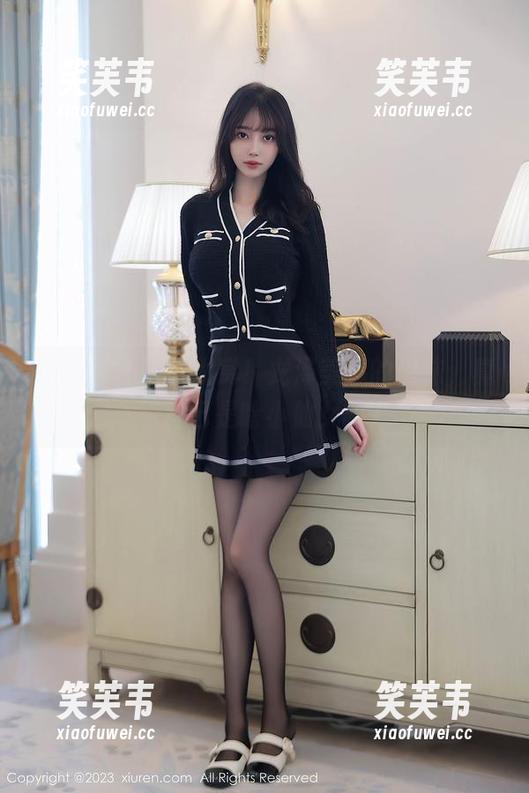 秀人网 - 精选大赏！龙泽美曦的棉袜，真当自己是啥小仙女吗？