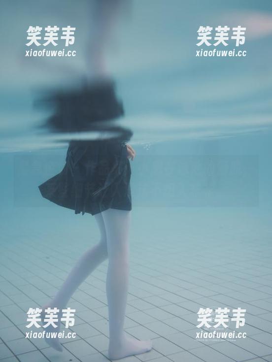 紧急企划 - 作品集：小恩在泳池的洒脱，某些细节让人没法不想入非非。