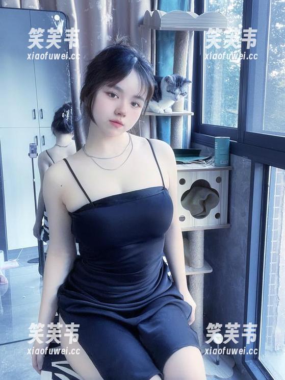 微密圈 - 对镜子里的葱油饼er：我是在拍美图，还是在自言自语？