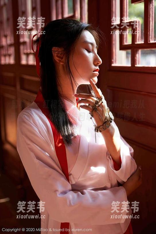 蜜桃社-萌美Moemi 蜜桃社 - 红裙写真,萌美Moemi把我从事业的总监分分钟拉回单身狗的悲惨人生!