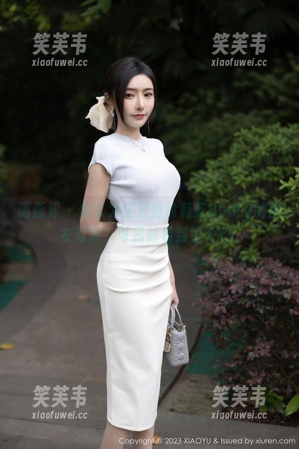 语画界 - 你以为这只是徐莉芝Booty的内衣写真？可我却看到了XX！