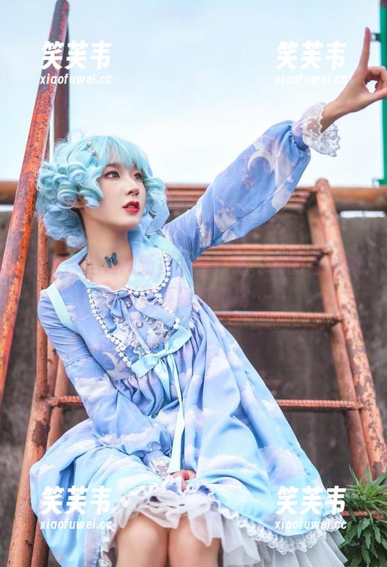阿包也是兔娘新推女仆作品，我的目光似乎在追逐她的裙摆……