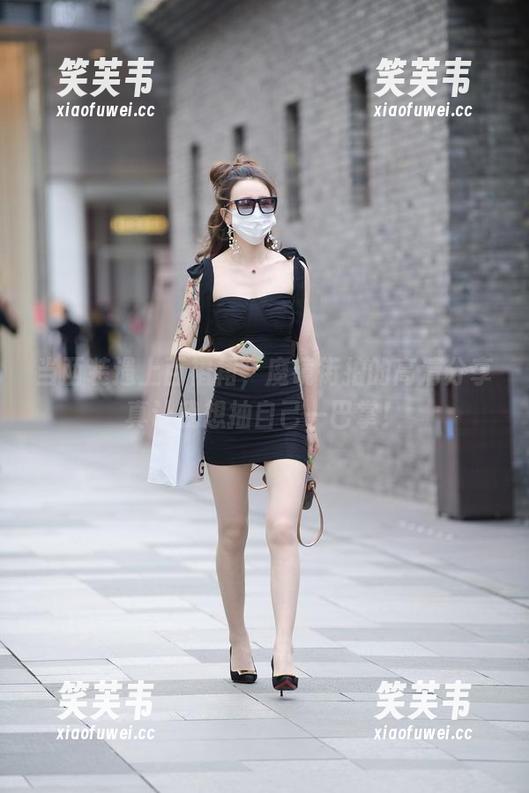 当西装遇上百褶裙，魔镜街拍的高清分享真让我想抽自己一巴掌！